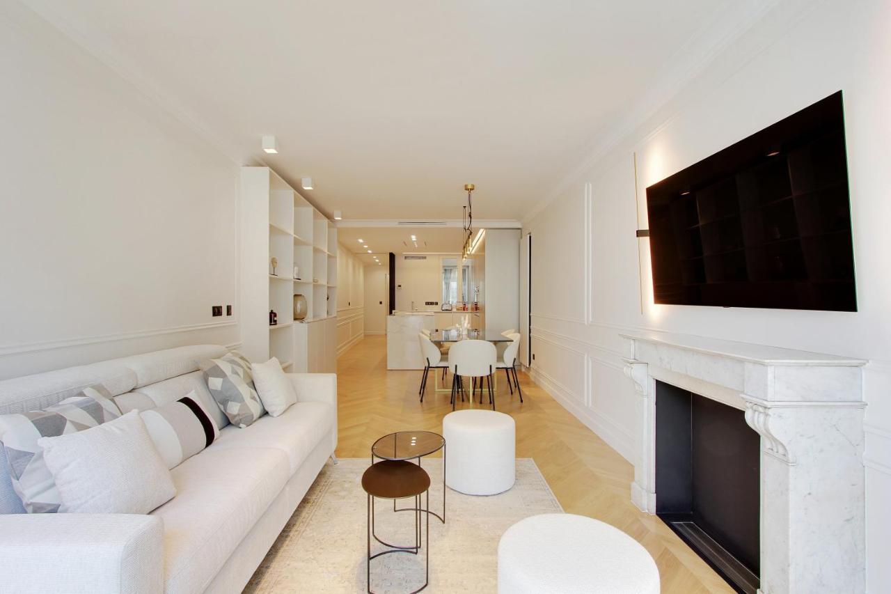 Stunning Apartment With View At The Very Heart Of Paris Exterior foto